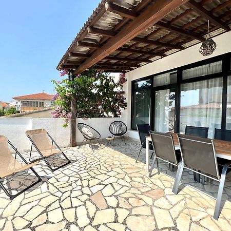 Apartment Denis - large terrace Makarska Buitenkant foto