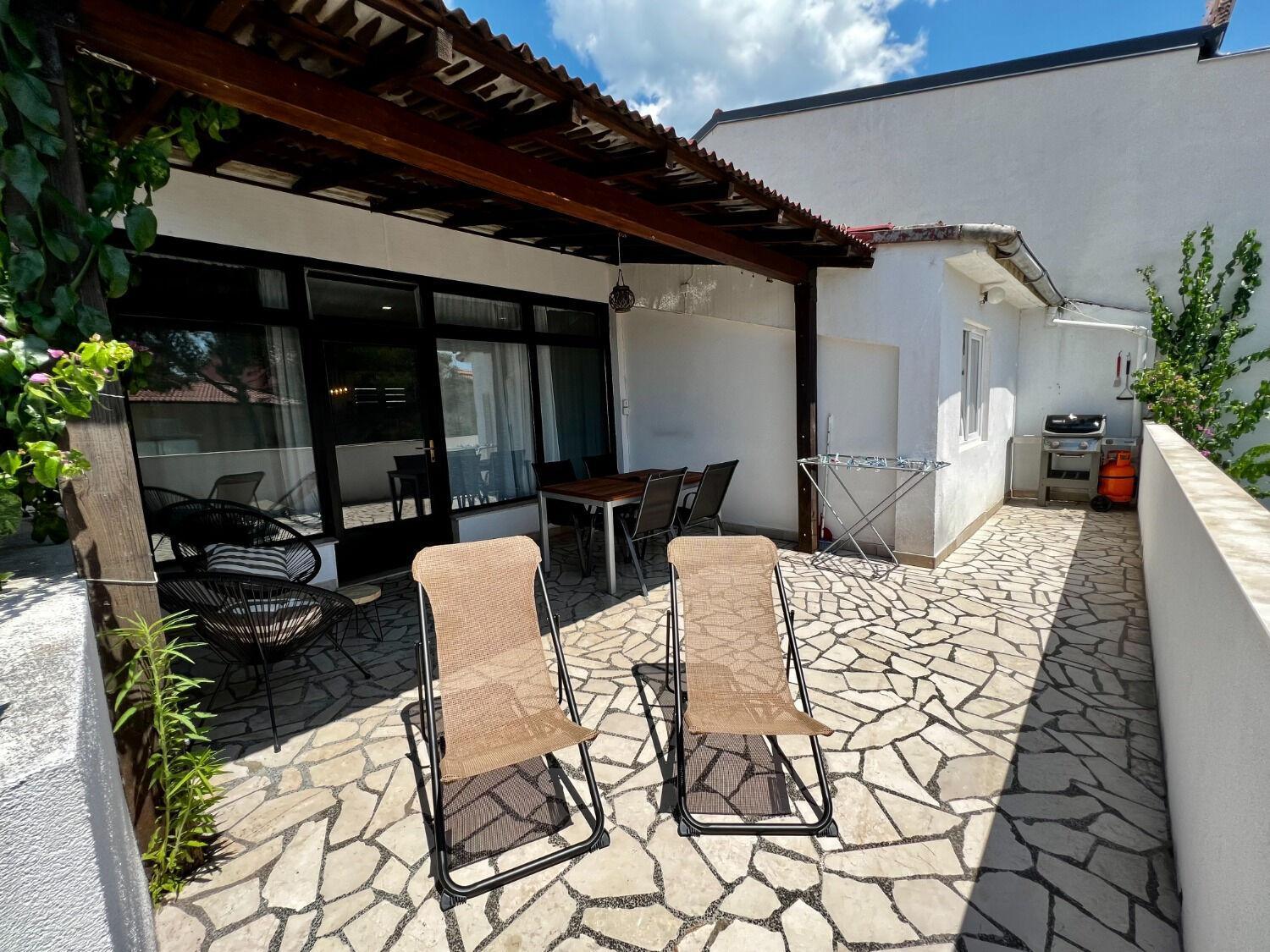 Apartment Denis - large terrace Makarska Buitenkant foto