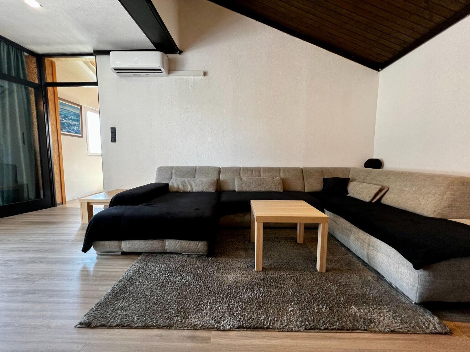 Apartment Denis - large terrace Makarska Buitenkant foto